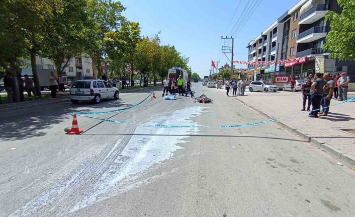 Kamyonun çarptığı motosiklet sürücüsü genç hayatını kaybetti