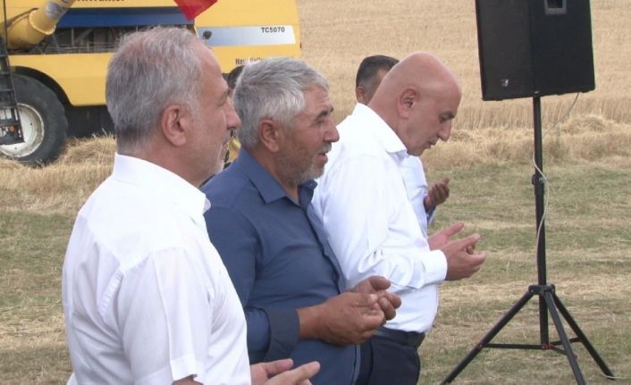 Keçiören’de bu senenin ilk buğday hasadı yapıldı