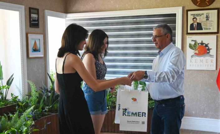 Kemer Belediyesi kursiyeri YKS’de Türkiye 117’incisi oldu