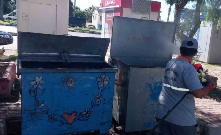 Kemer’de çöp konteynerleri dezenfekte ediliyor