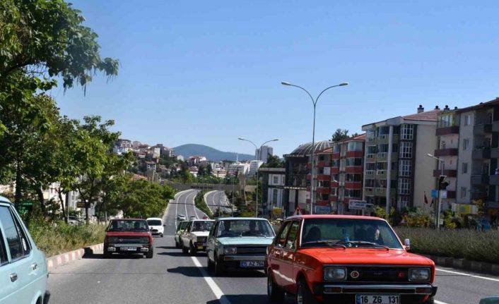 Klasik otomobil tutkunları Bilecik’te buluştu