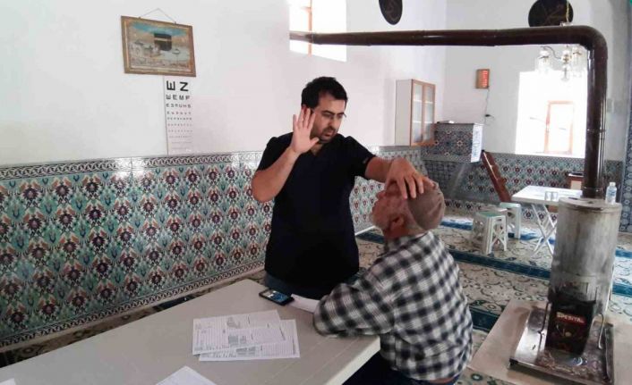 Köy camisi hastane oldu, bahçesi acil servis