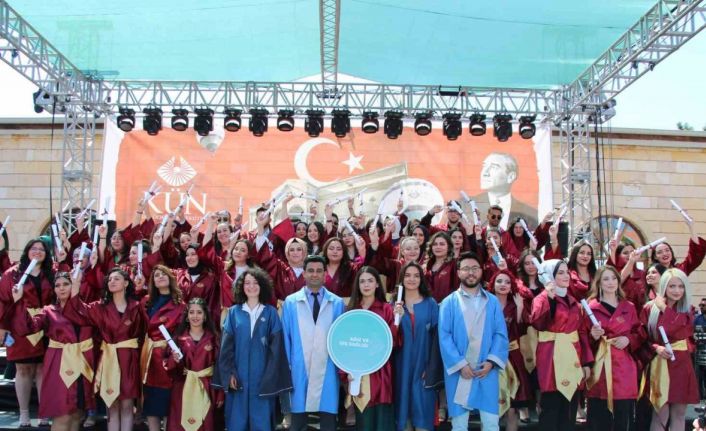 KÜN’den gururlandıran mezuniyet