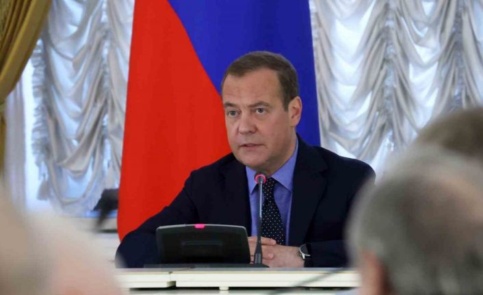 Medvedev: “Ukrayna’nın saldırısı başarılı olursa nükleer silah kullanırız”