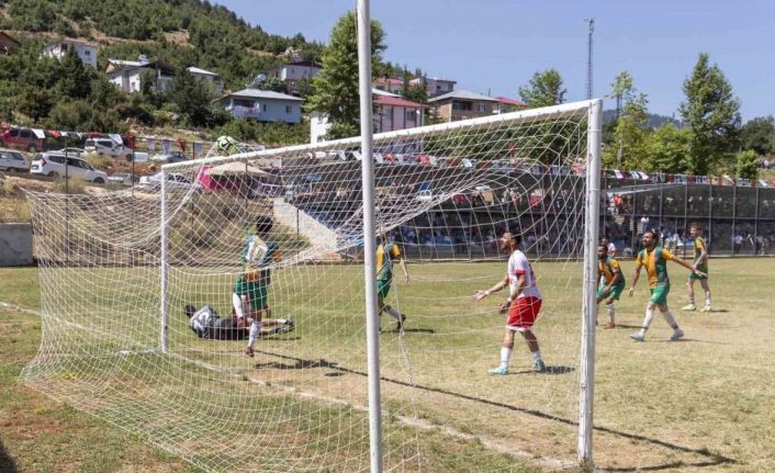 Mersin’de Geleneksek Fındıkpınarı Futbol Turnuvası başladı