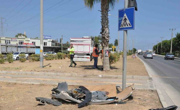 Mersin’de tır ile hafif ticari araç çarpıştı: 5 yaralı