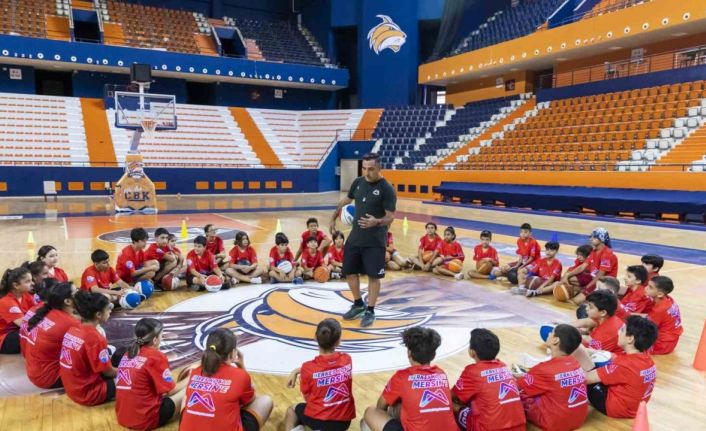 Mersin’de ücretsiz basketbol kurslarıyla, alt yapıya sporcu yetişiyor