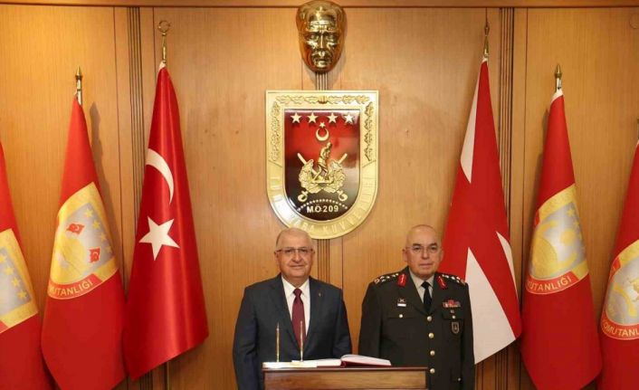 Milli Savunma Bakanı Yaşar Güler’den Kuvvet Komutanlıklarına Ziyaret
