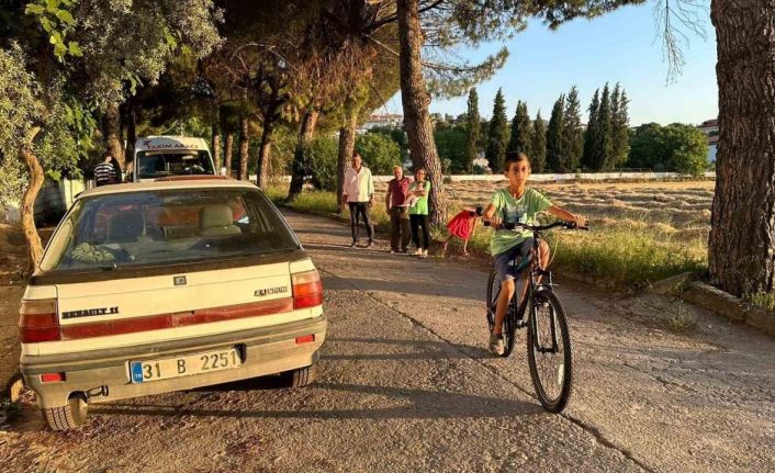 Muğla’da depremzede çocuklara bisiklet morali