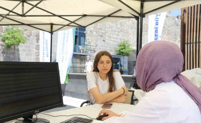 Öğrenci dostu Büyükşehir’e gençlerden tam not