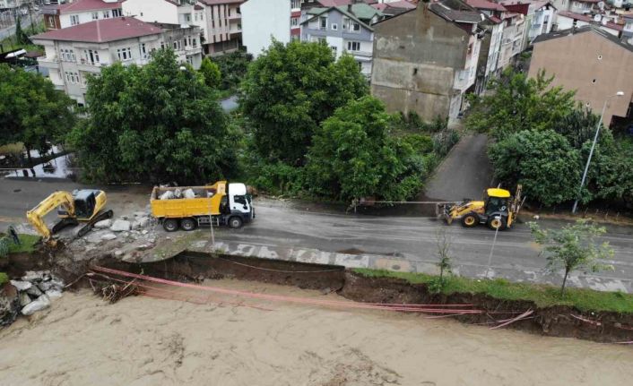 Ordu’yu sağanak vurdu