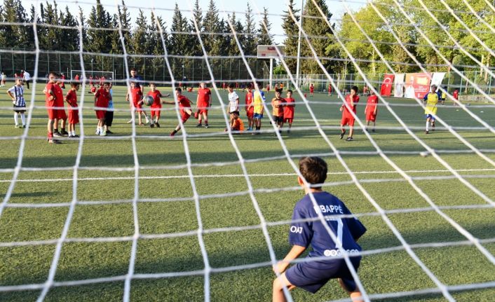 Osmaniye’de yaz spor okullarında çocuklar eğlenerek öğreniyor