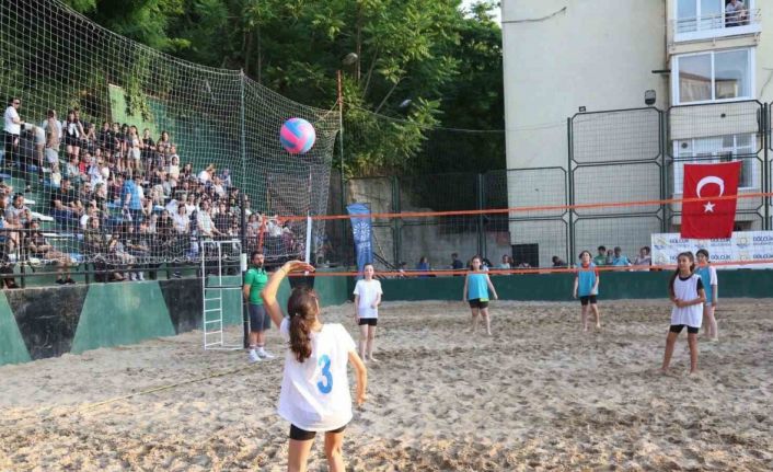 Plaj voleybol turnuvası yarın başlıyor