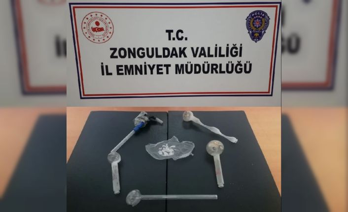 Polisin denetiminde uyuşturucu ile yakalandılar