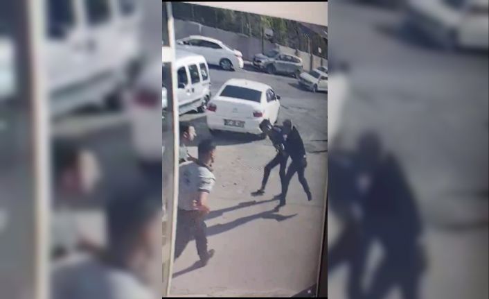 Sağlık çalışanına darp kamerada