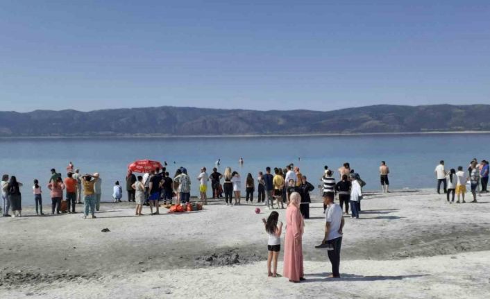 Salda Gölü’nde boğulma vakası: 1 çocuk kurtarıldı, 1 çocuk kayıp