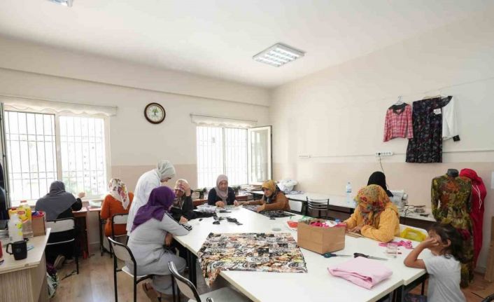 Şehitkamilli kadınlardan giyim kursuna yoğun talep