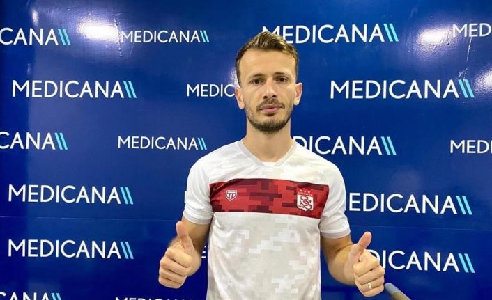 Sivasspor’un yeni transferi Abdulkadir Parmak sağlık kontrolünden geçti