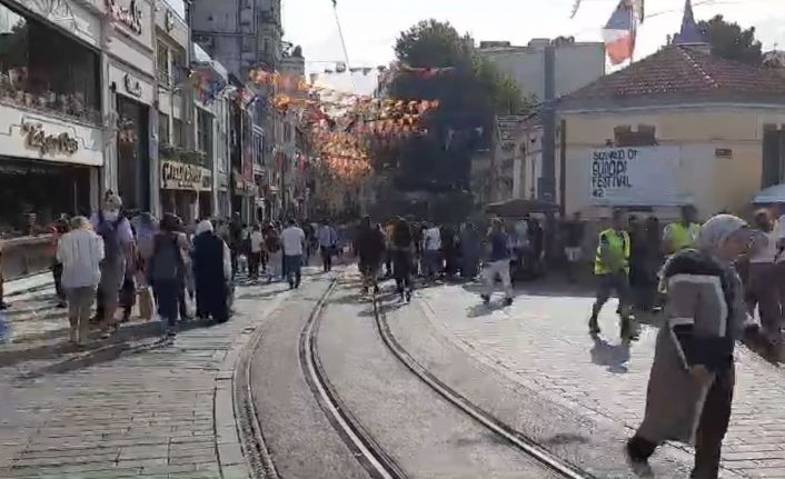 Taksim’de önce sağanak sonra güneş şaşkınlığı