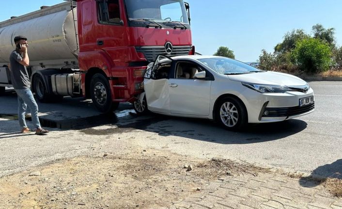 Tanker otomobile arkadan çarptı: 2 yaralı