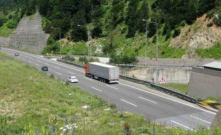Tatilcilerin dönüş yolculuğu başladı