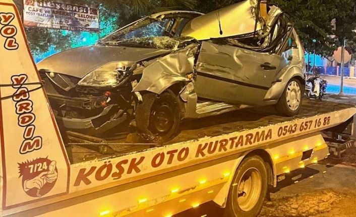 Tırla çarpışan otomobil hurdaya döndü