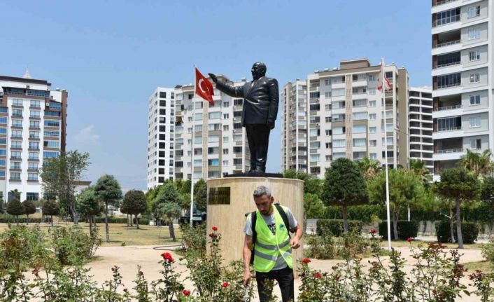 Toroslar’da park ve yeşil alanların bakımı özenle yapılıyor