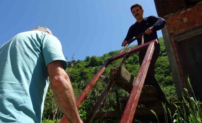 Unutulan meslek olan hızarcılığı yaşatıyor