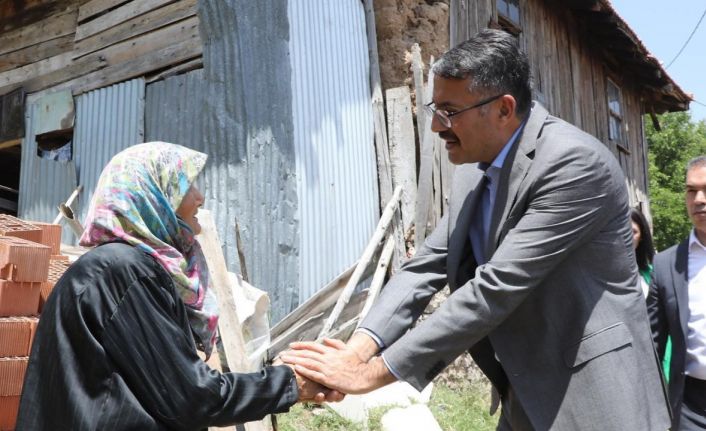 Vali Çelik ısrar etti, Umahan teyze ikna oldu