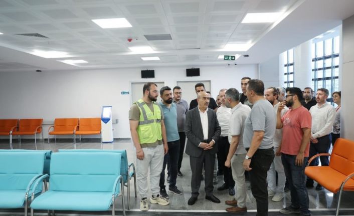 Vali Demirtaş, eğitim ve araştırma hastanesi ek hizmet binasını inceledi
