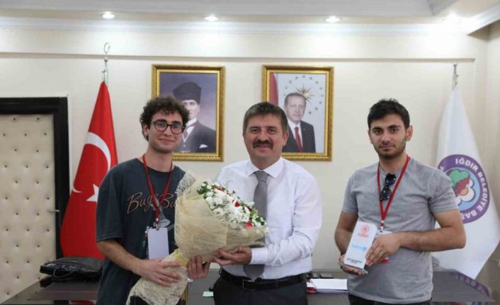 Vali Sarıibrahim, öğrencilerle bir araya geldi