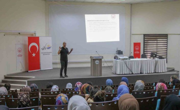 Van’da ‘Mahremiyet ve İstismar’ konulu seminer düzenlendi