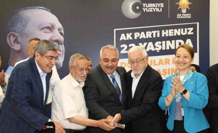 AK Parti Gaziantep’ten örnek kutlama-vefa programı