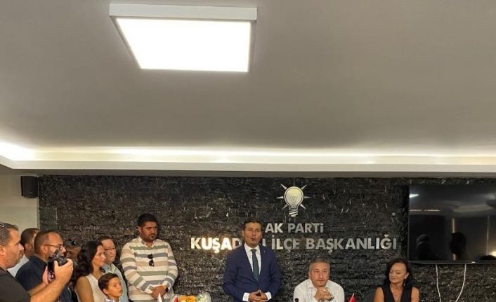 AK Parti Kuşadası ilçe teşkilatında görev değişimi