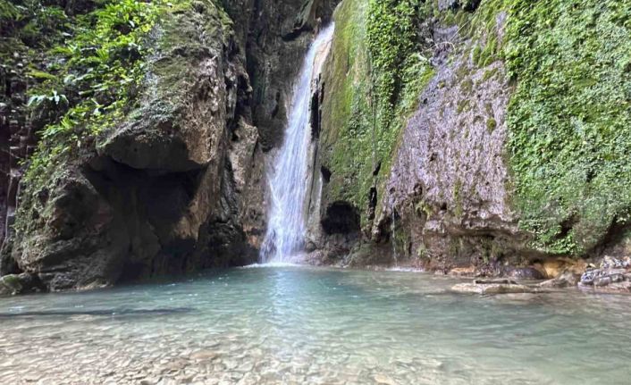 Aktaş Şelalesi güzelliği ile hayran bırakıyor