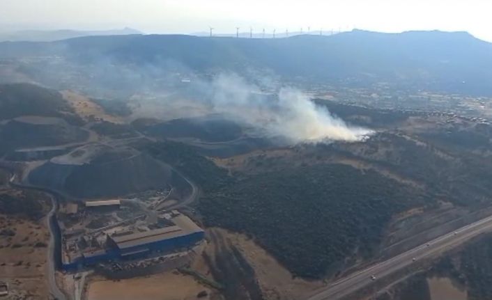 Aliağa’da makilik yangınına havadan ve karadan müdahale sürüyor