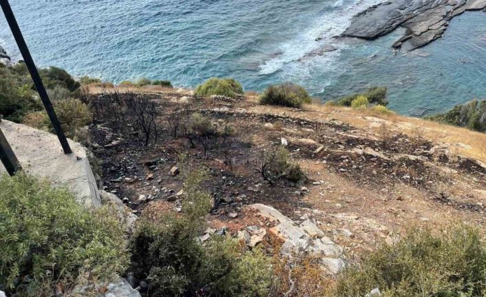 Antalya’da otluk alanda çıkan yangın büyümeden söndürüldü