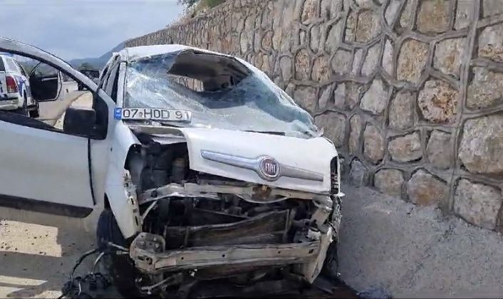 Antalya’da trafik kazası: 1 yaralı