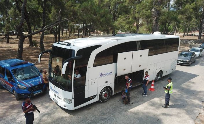 Antalya’nın gözde turizm merkezlerinde uyuşturucu operasyonu: 11 gözaltı