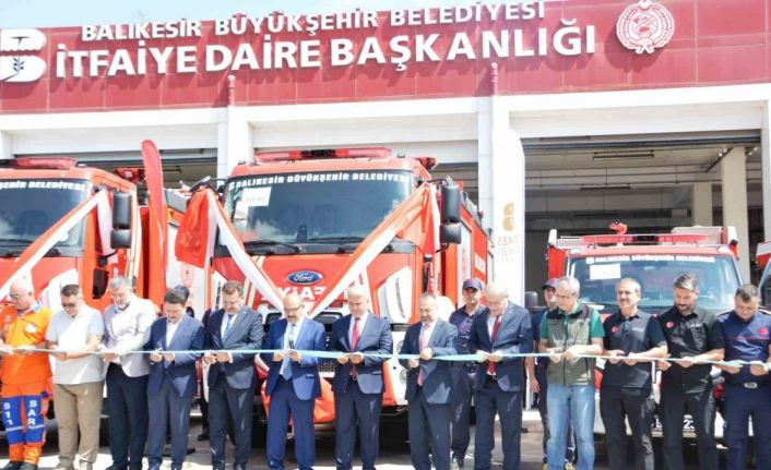 Araç filosunu genişleten Balıkesir itfaiyesi afet ve yangınlara hazır