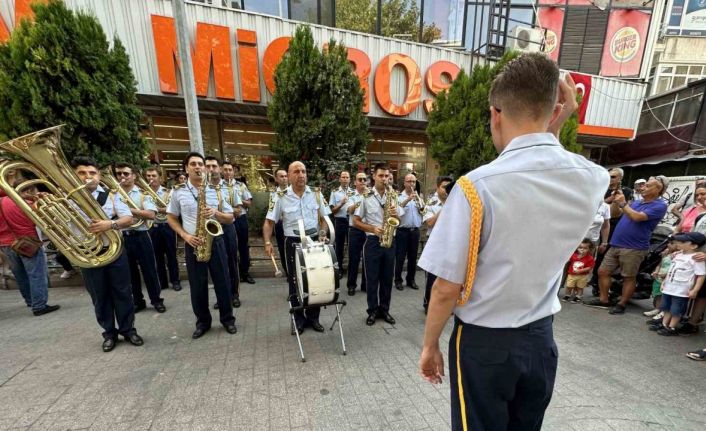 Askeri Bando Takımı’ndan ‘Zafer’ konseri