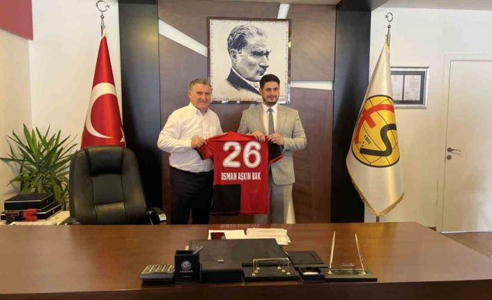 Bakan Bak: “Eskişehirspor’un mazisindeki günlere dönmesi için destek vereceğiz”