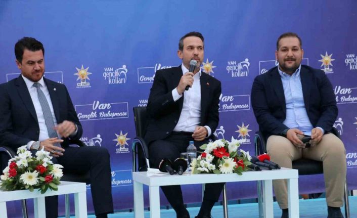 Bakan Bayraktar Van’da ’Şehir Buluşmaları’ programına katıldı