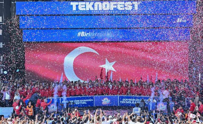 Bakan Göktaş, bakanlığın desteklediği çocuklarla TEKNOFEST’e katıldı