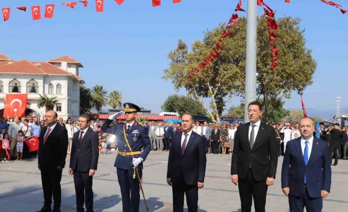 Bandırma’da 30 Ağustos Zaferi Bayramı çoşkuyla kutlandı