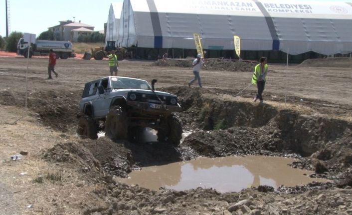 Başkentte düzenlenen off-road yarışması nefes kesti