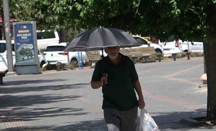 Batman’da sıcak hava dalgası nedeniyle cadde ve sokaklar boş kaldı