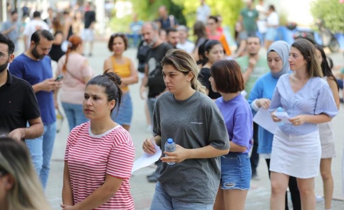 Bayraklı öğretmenlerini sınavla belirliyor