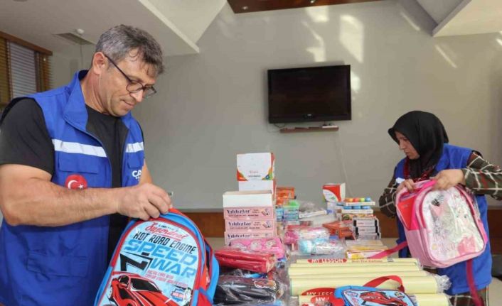 Birinci sınıfların çanta ve kırtasiyesi belediyeden
