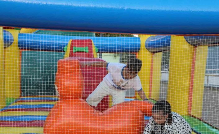 Bu festivalde çocuklar doyasıya eğleniyor